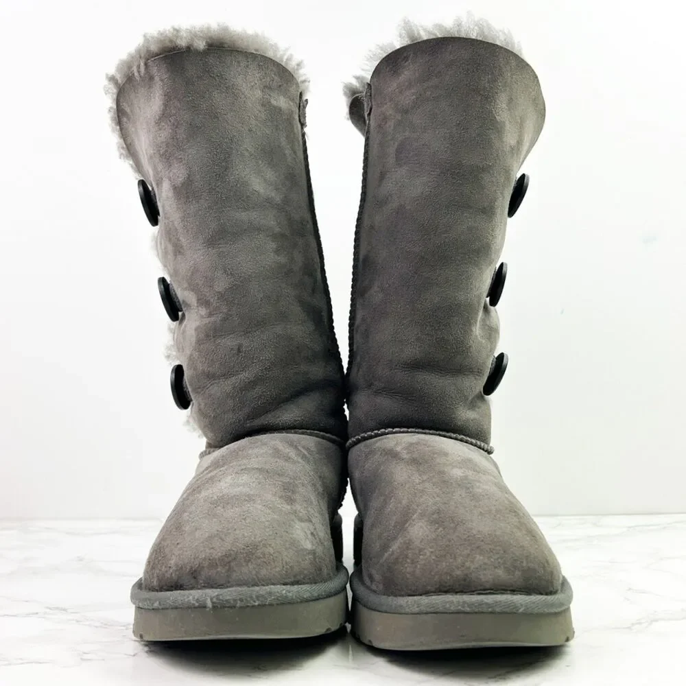 UGG Bailey Button Triplet II Tall Boots (7.5) in Gray Sheepskin Fur Cozy Shoes